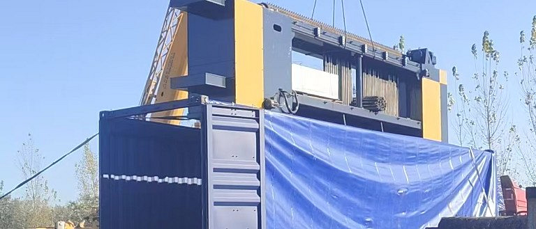 Gabion mesh weaving machine lifted onto a truck for export shipment